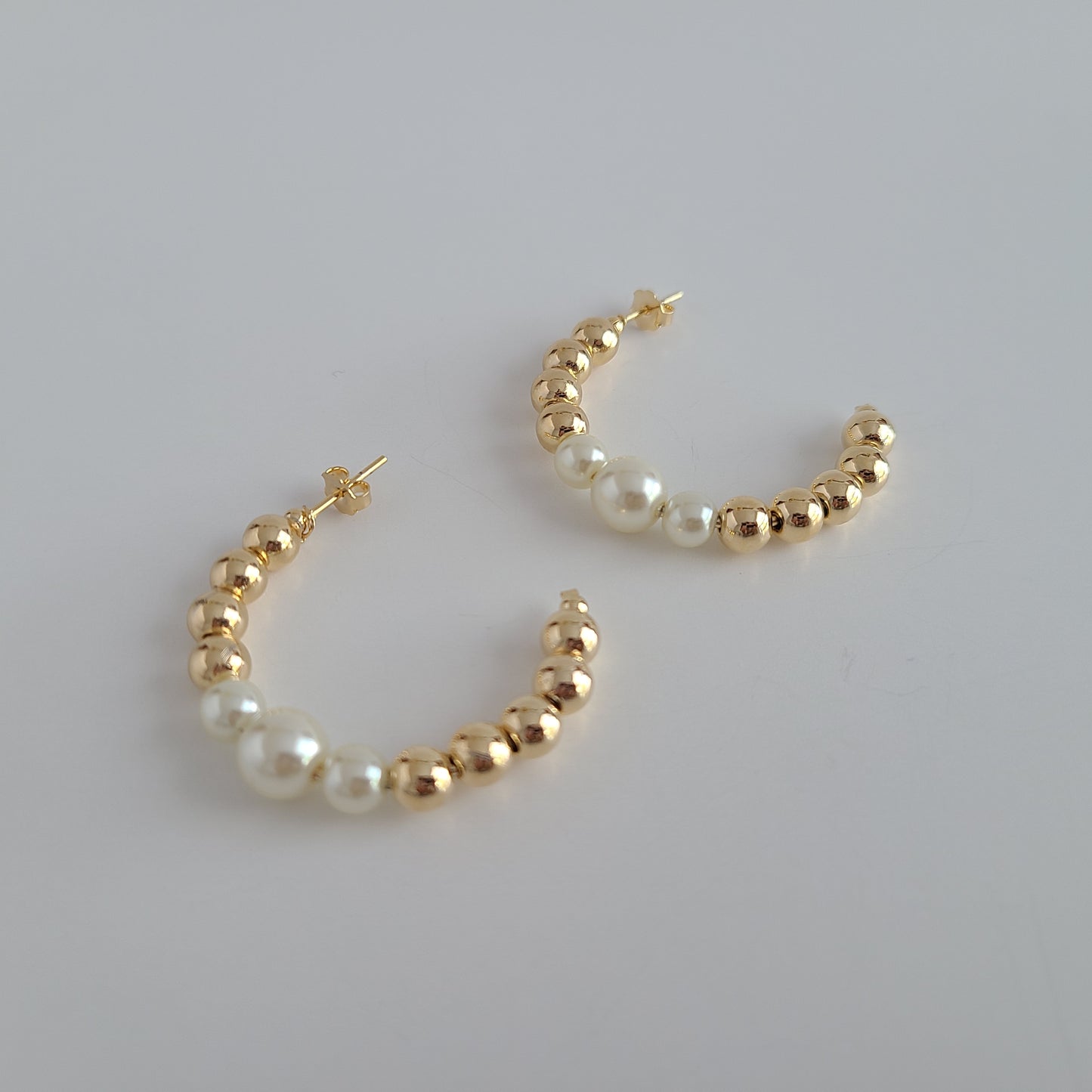 Lucy Pearls Hoop Earrings