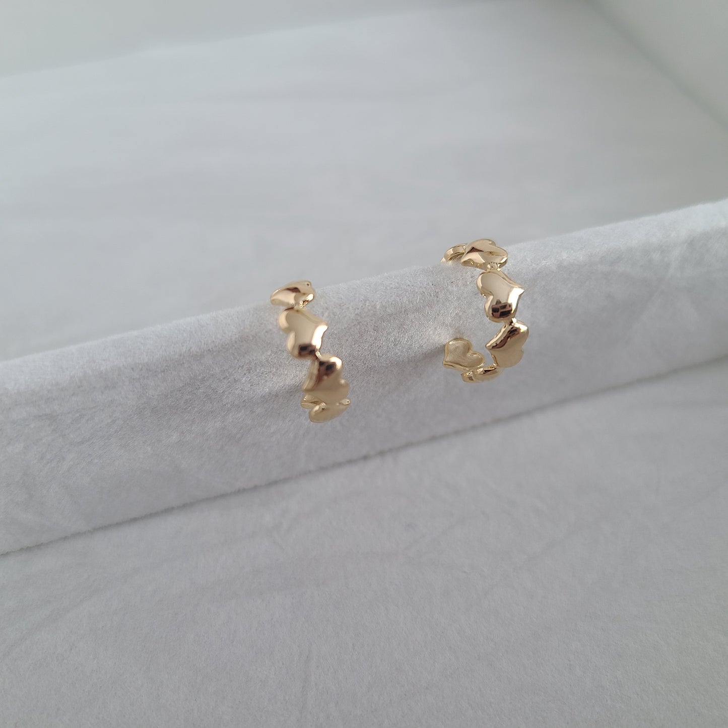 Mini boucles d'oreilles créoles en forme de cœur