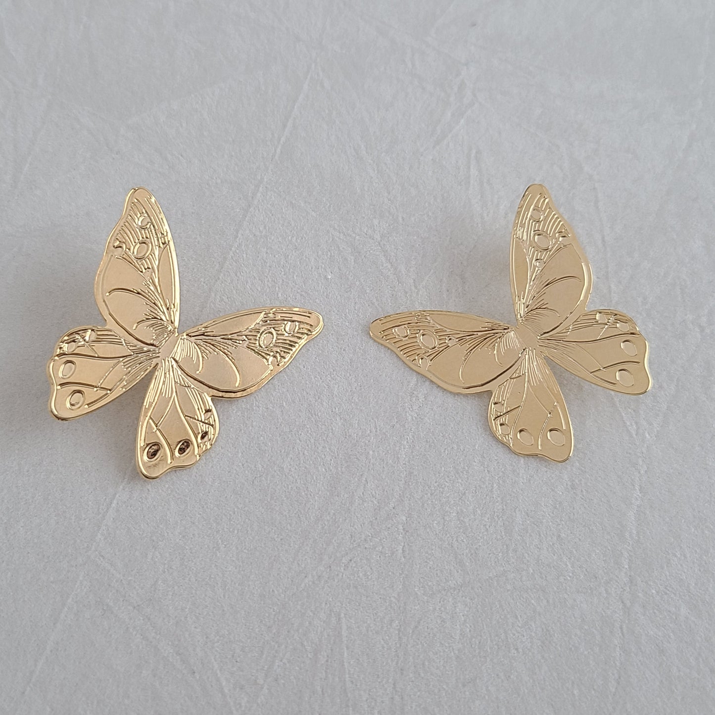 Boucles d'oreilles à tige papillon