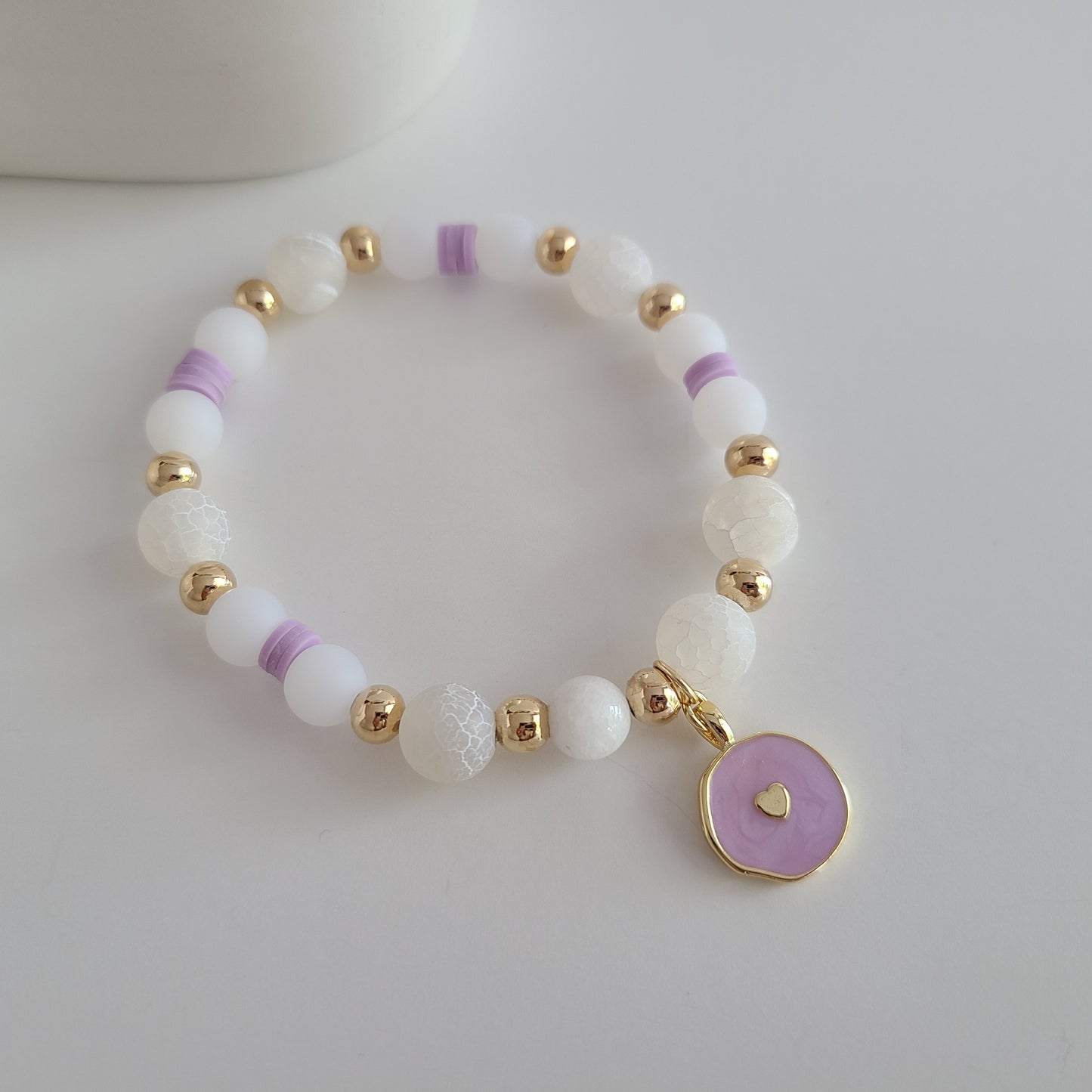 Bracelet en jade blanc et coeur lilas