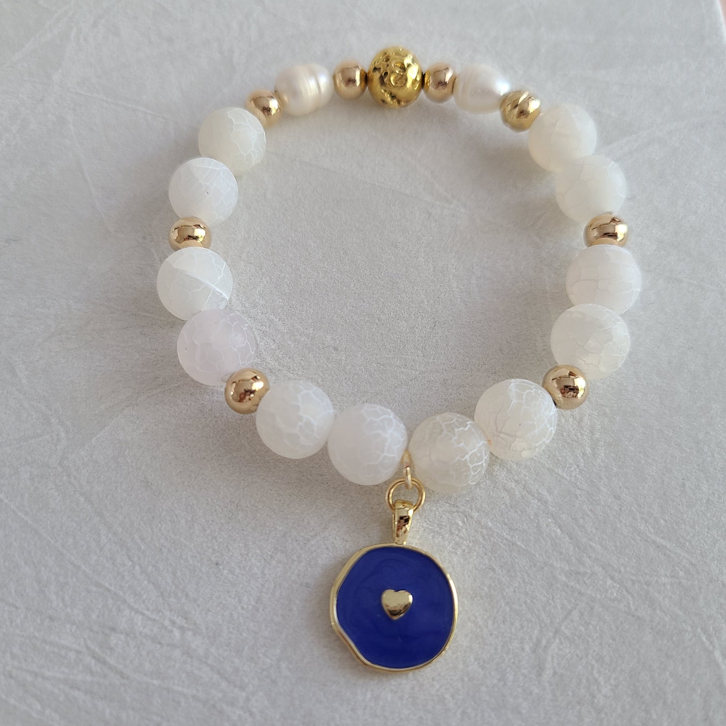 Bracelet en jade blanc et cœur bleu