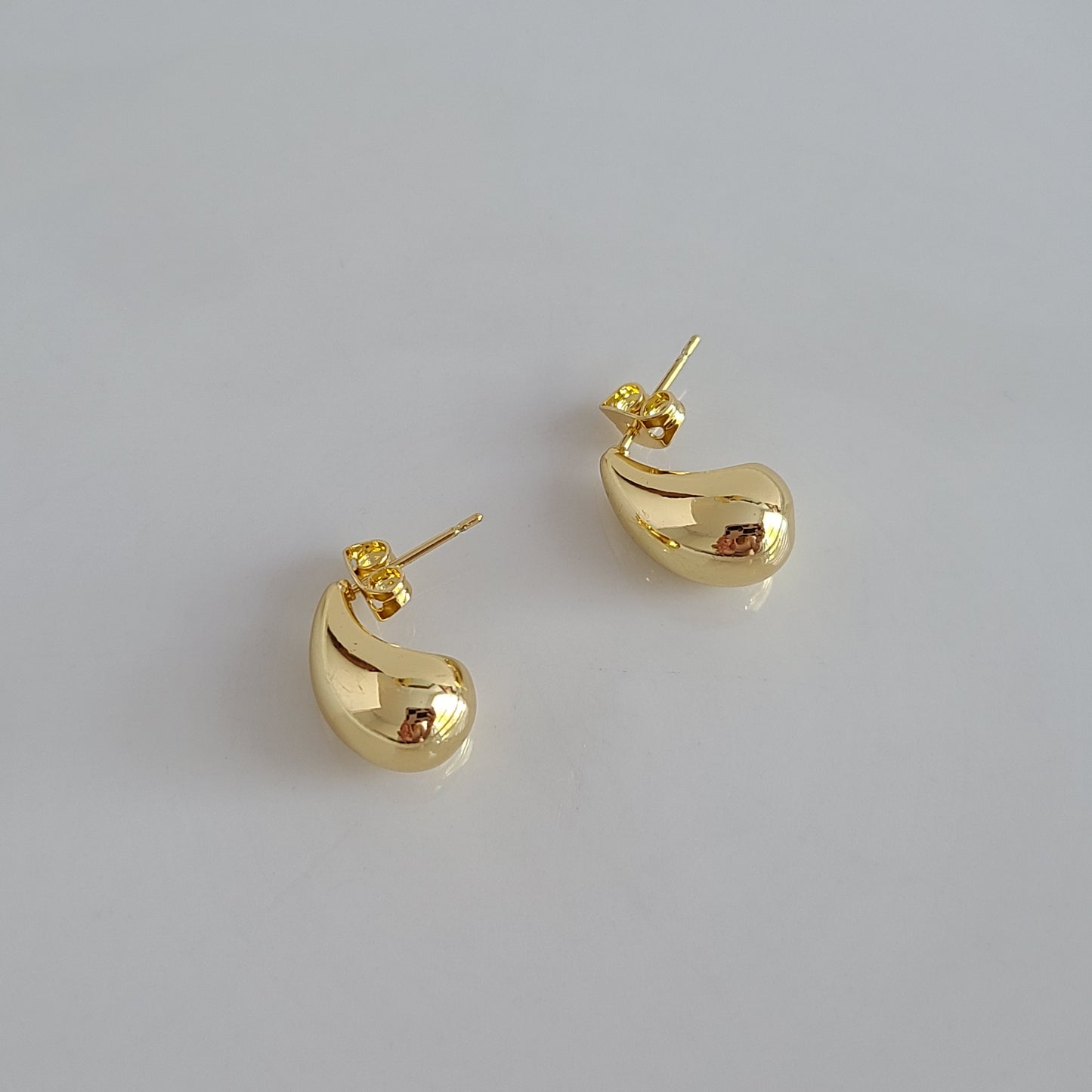 Lilly - Small Gold Earrings