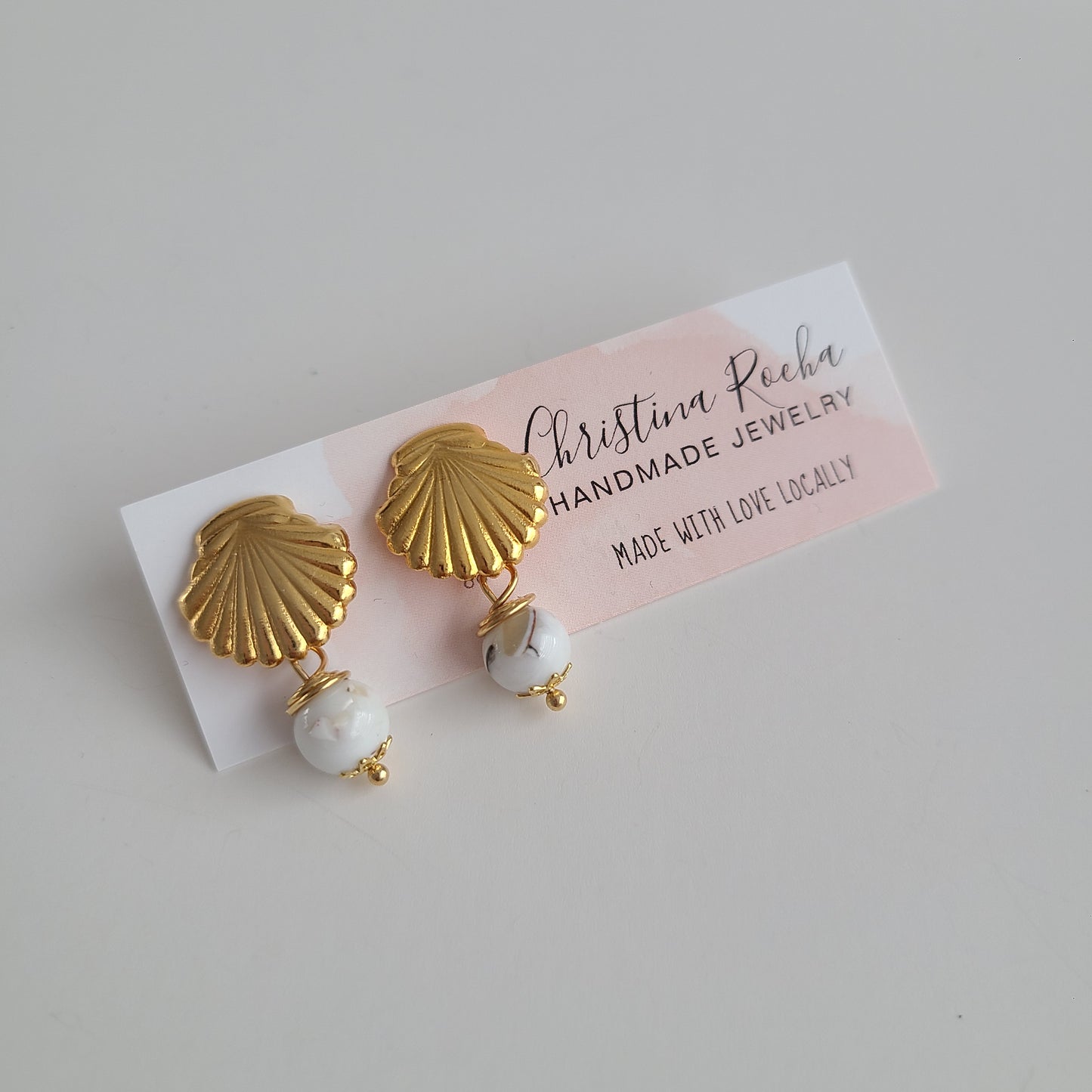 Boucles d'oreilles coquillages blancs