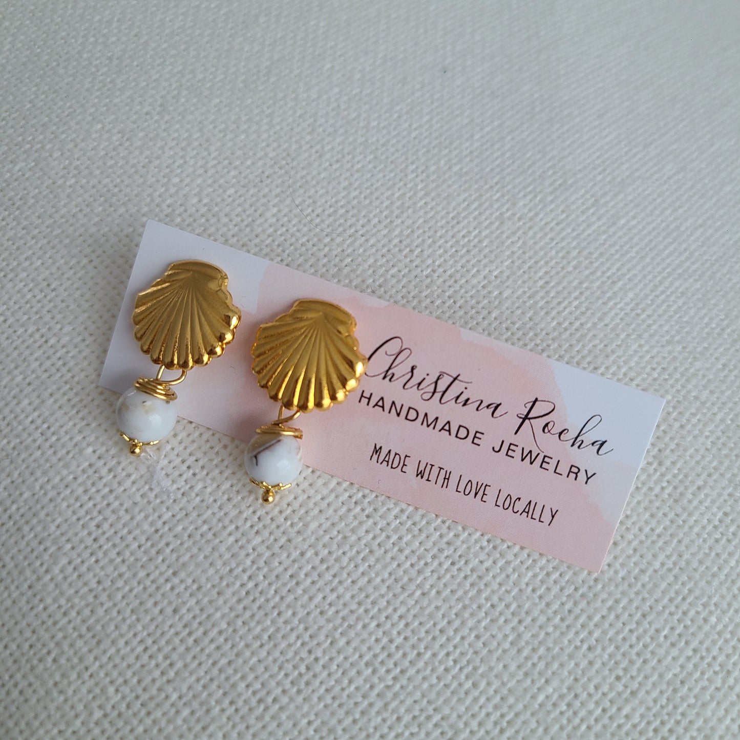 Boucles d'oreilles coquillages blancs