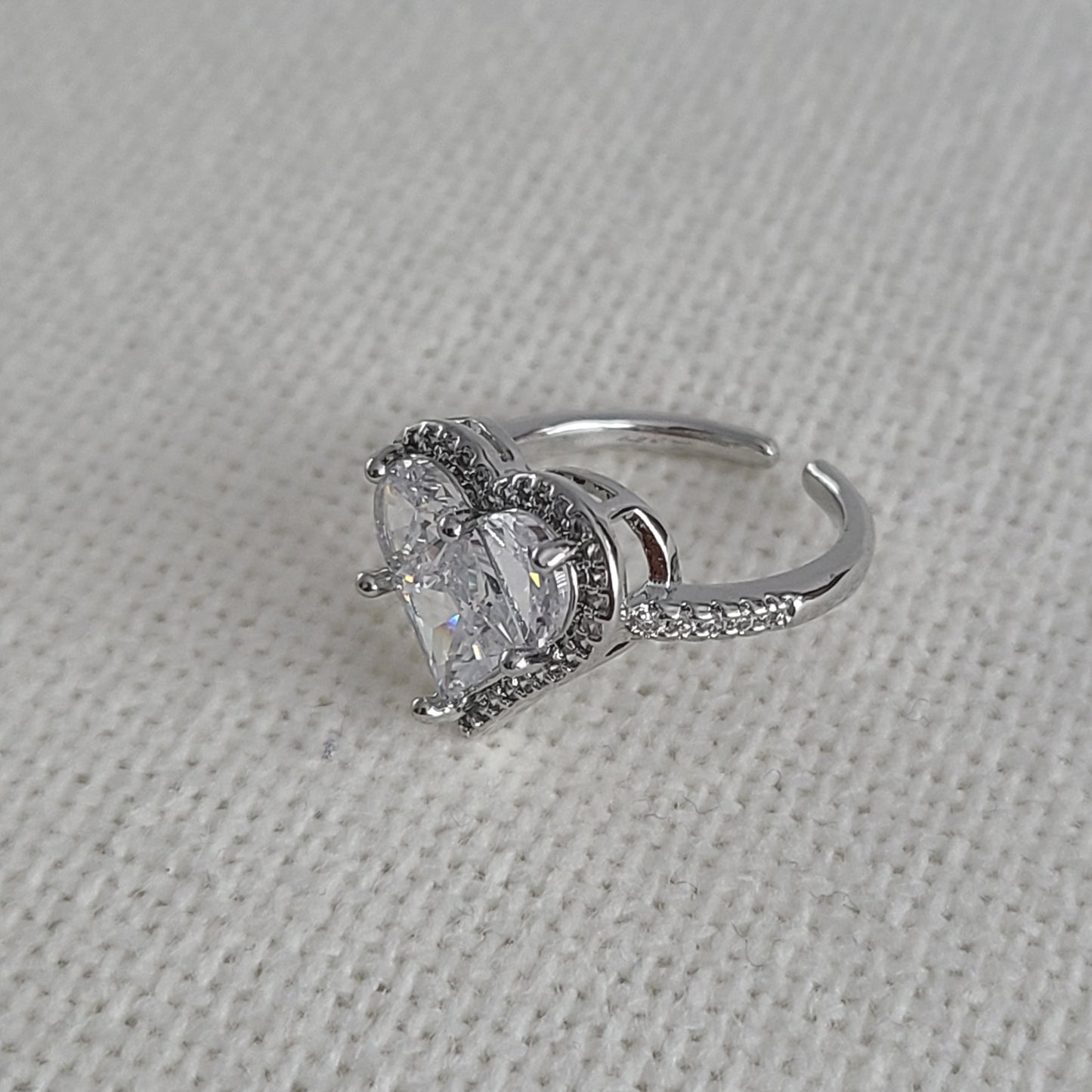 Bague en argent avec coeur