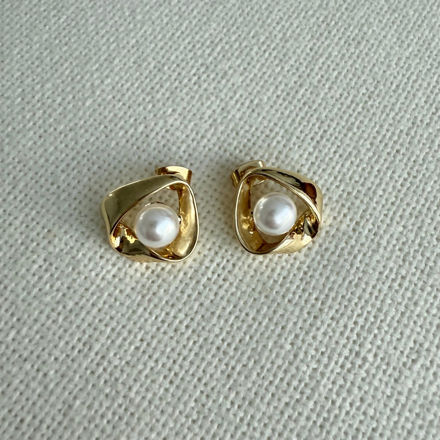 Luna Pearl Earrings