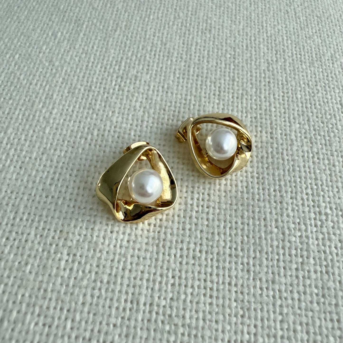 Luna Pearl Earrings